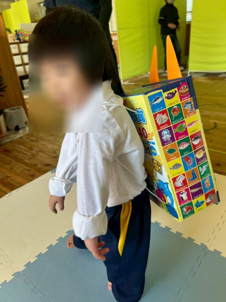 全身を使って投げる様子