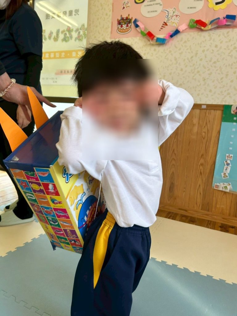 的当てゲームに取り組む様子