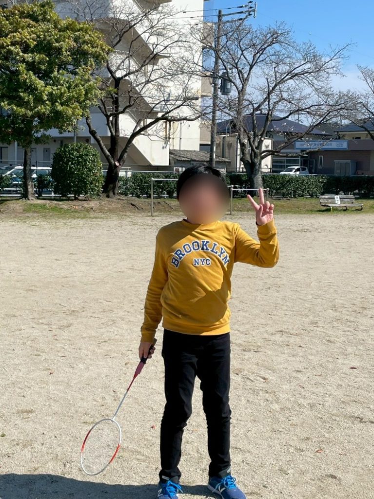 ボールを投げる子どもの様子